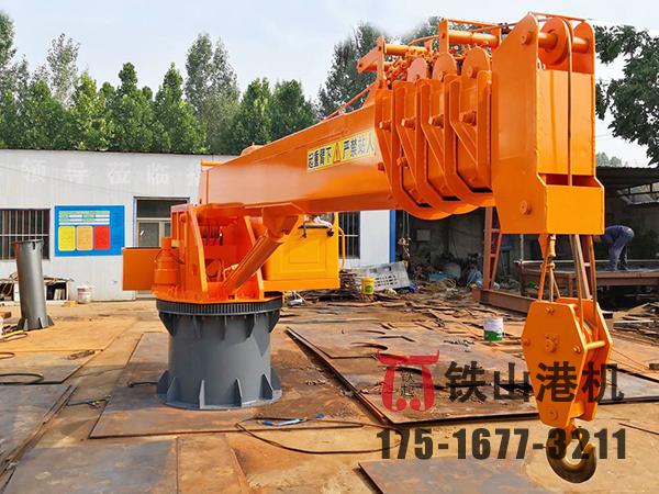 江西新余甲板起重機(jī)廠家船用起重機(jī)如何進(jìn)行裝卸貨物？